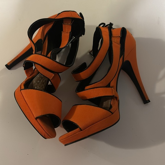 Call It Spring Orange Heels Side Buckle Faux Lace Up at Rear Size 10 - Picture 5 of 5